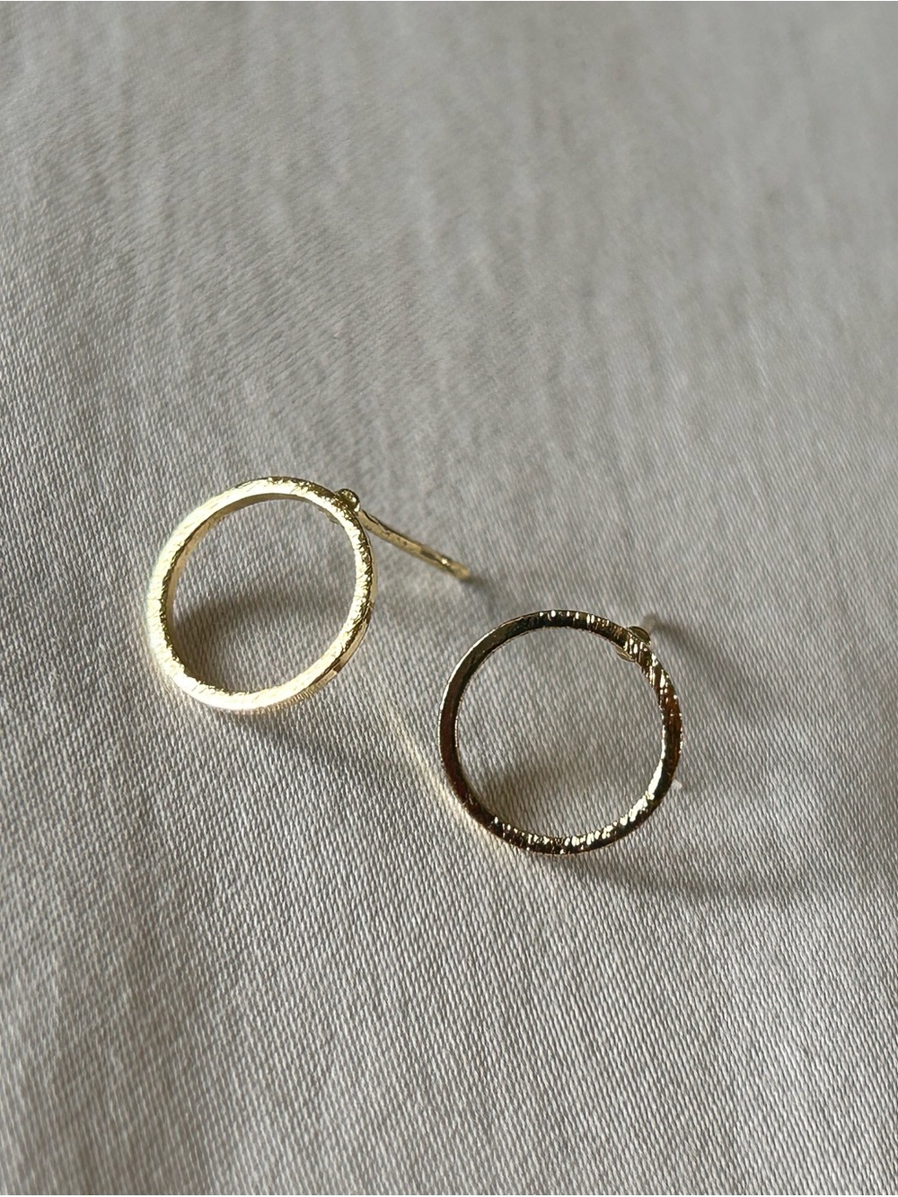 Gold Tone Textured Circle Stud Earrings Minimalist Open Circle Geometric